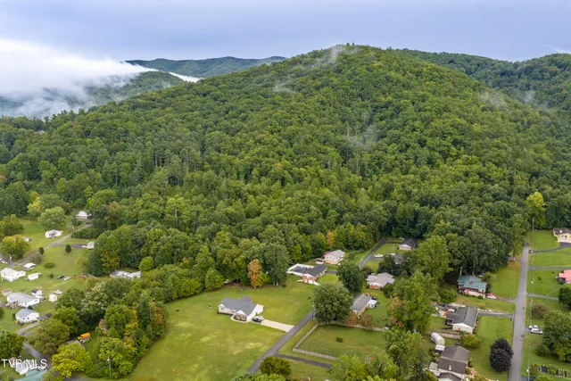 $319,900 | 206 Sycamore Street, Erwin, TN 37650