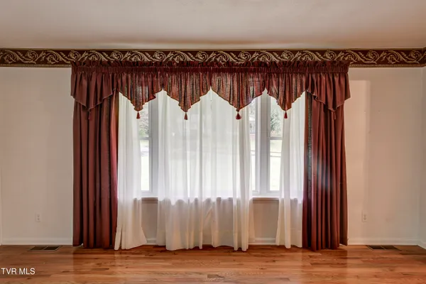 $319,900 | 206 Sycamore Street, Erwin, TN 37650