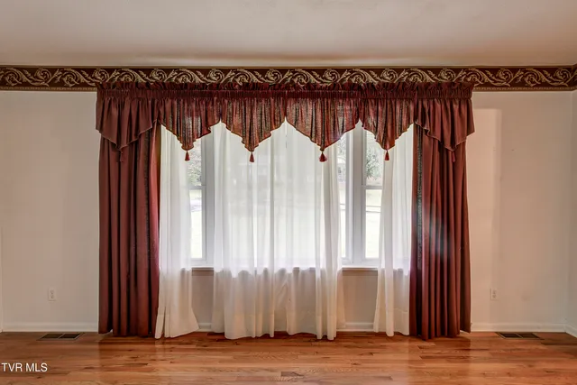 $319,900 | 206 Sycamore Street, Erwin, TN 37650