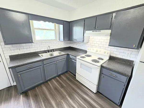 $1,200 | 3728 Village Trail, Nashville, TN 37207