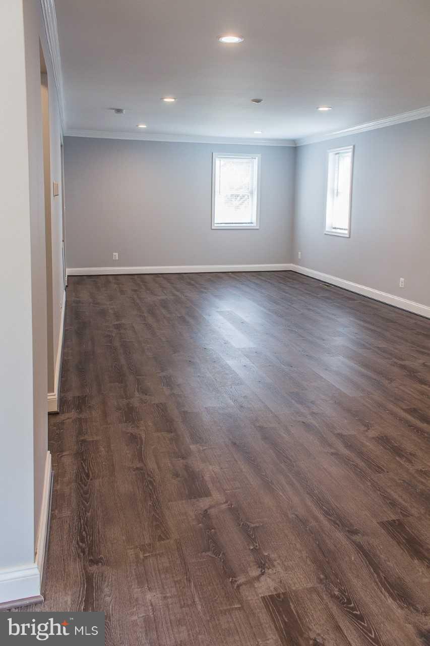 106 German Hill Road Baltimore, MD 21222 - Photo 8 of 29 Freshly Painted Interior