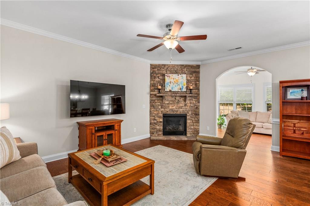 3707 Wheat Street High Point, NC 27265 - Photo 8 of 37 Gallery Image 8