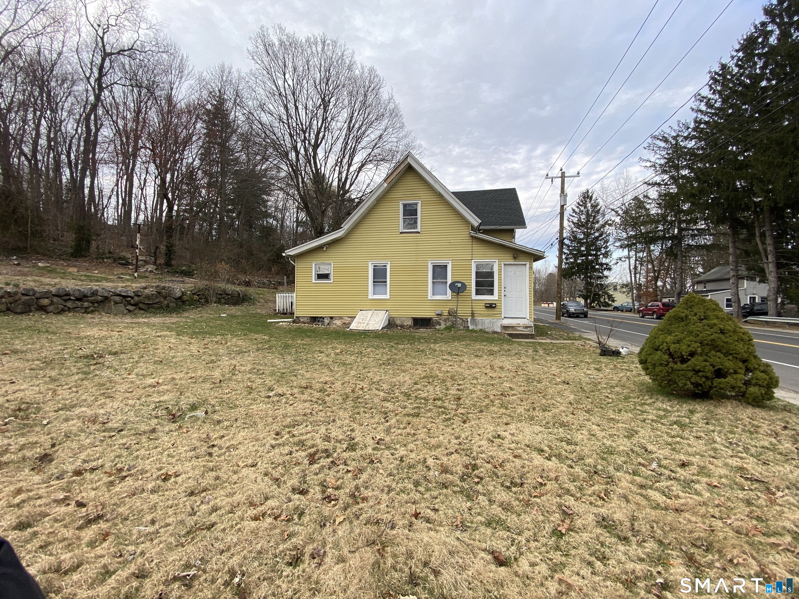 85 Stillson Road Waterbury, CT 06705 - Photo 2 of 34