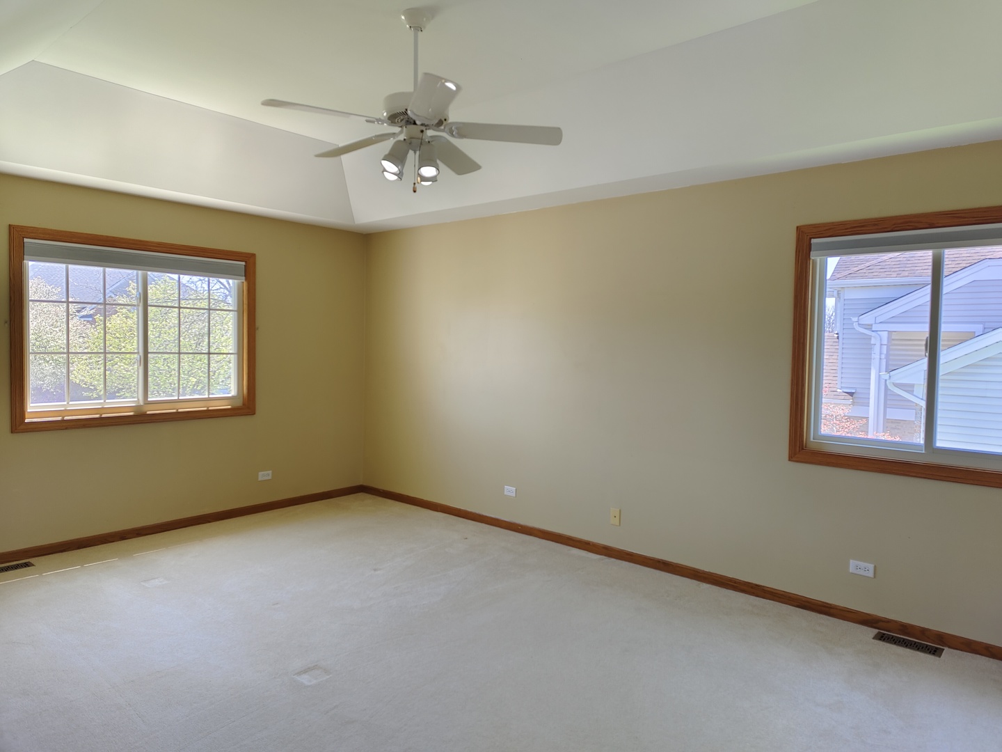 4807 Snapjack Circle Naperville, IL 60564 - Photo 17 of 29 an empty room with a window