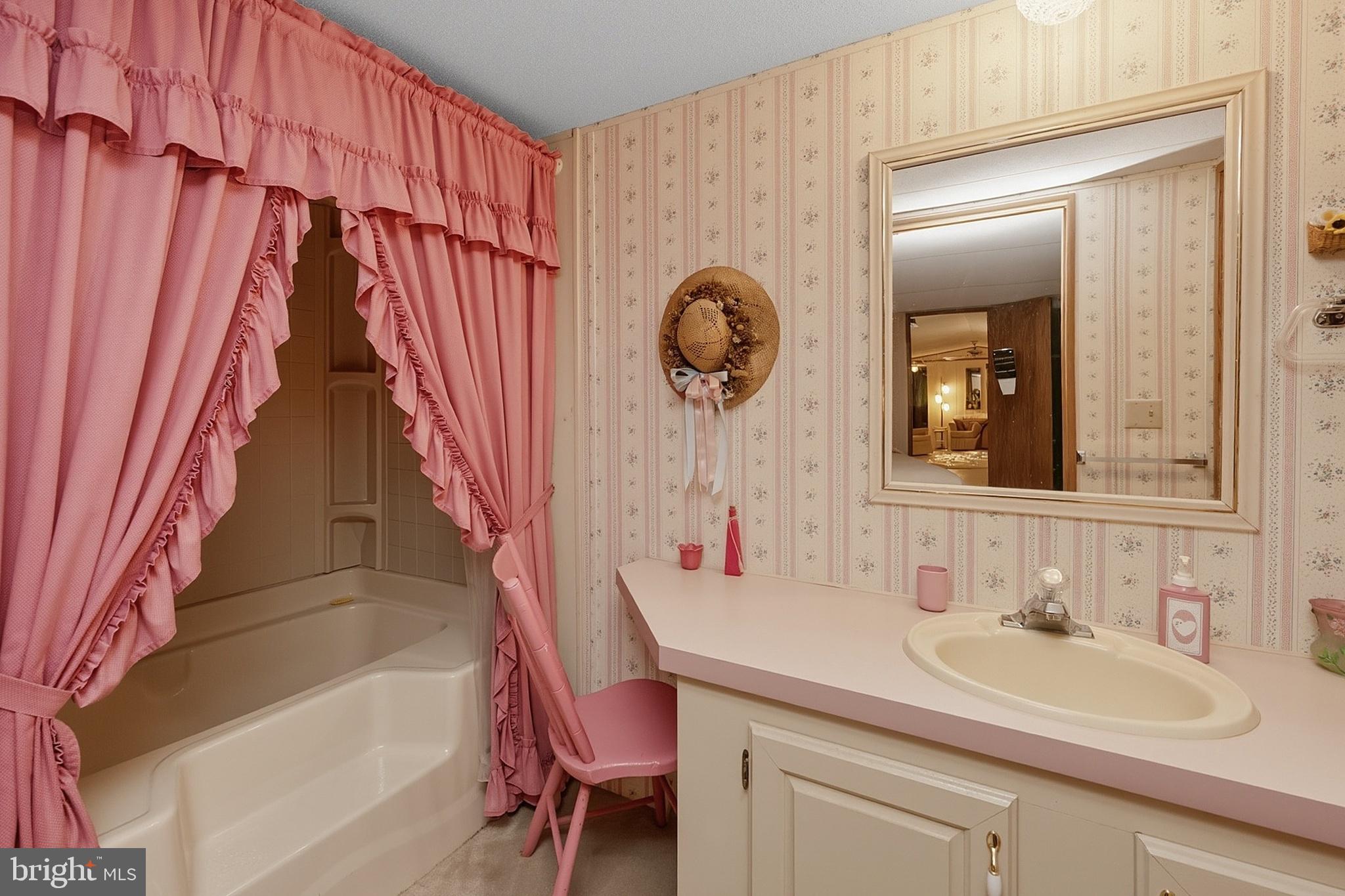 1951 Mosser Road McHenry, MD 21541 - Photo 31 of 47 Master Bath