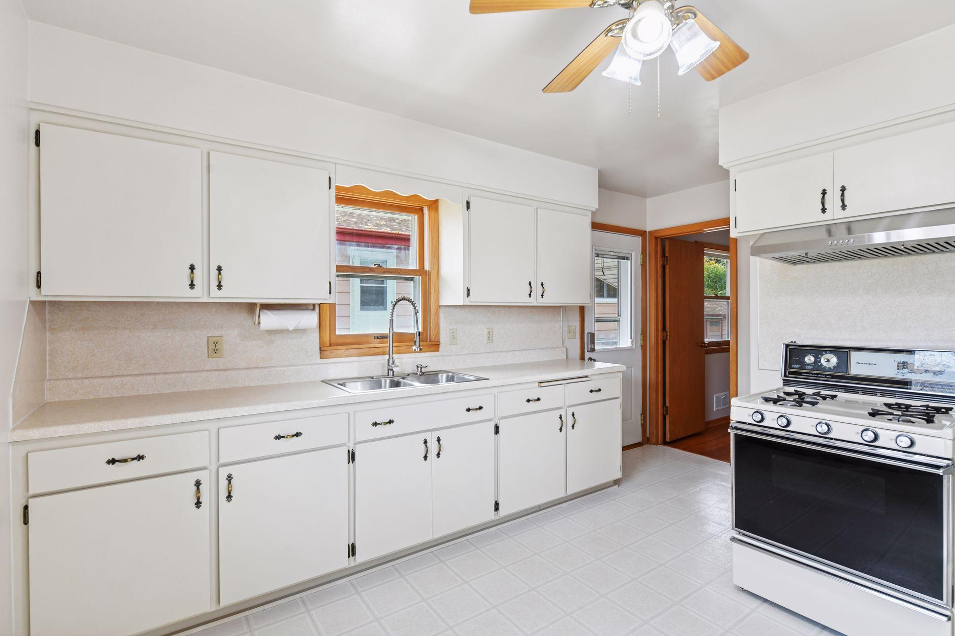 4206 Northeast 2nd Street Columbia Heights, MN 55421 - Photo 21 of 54