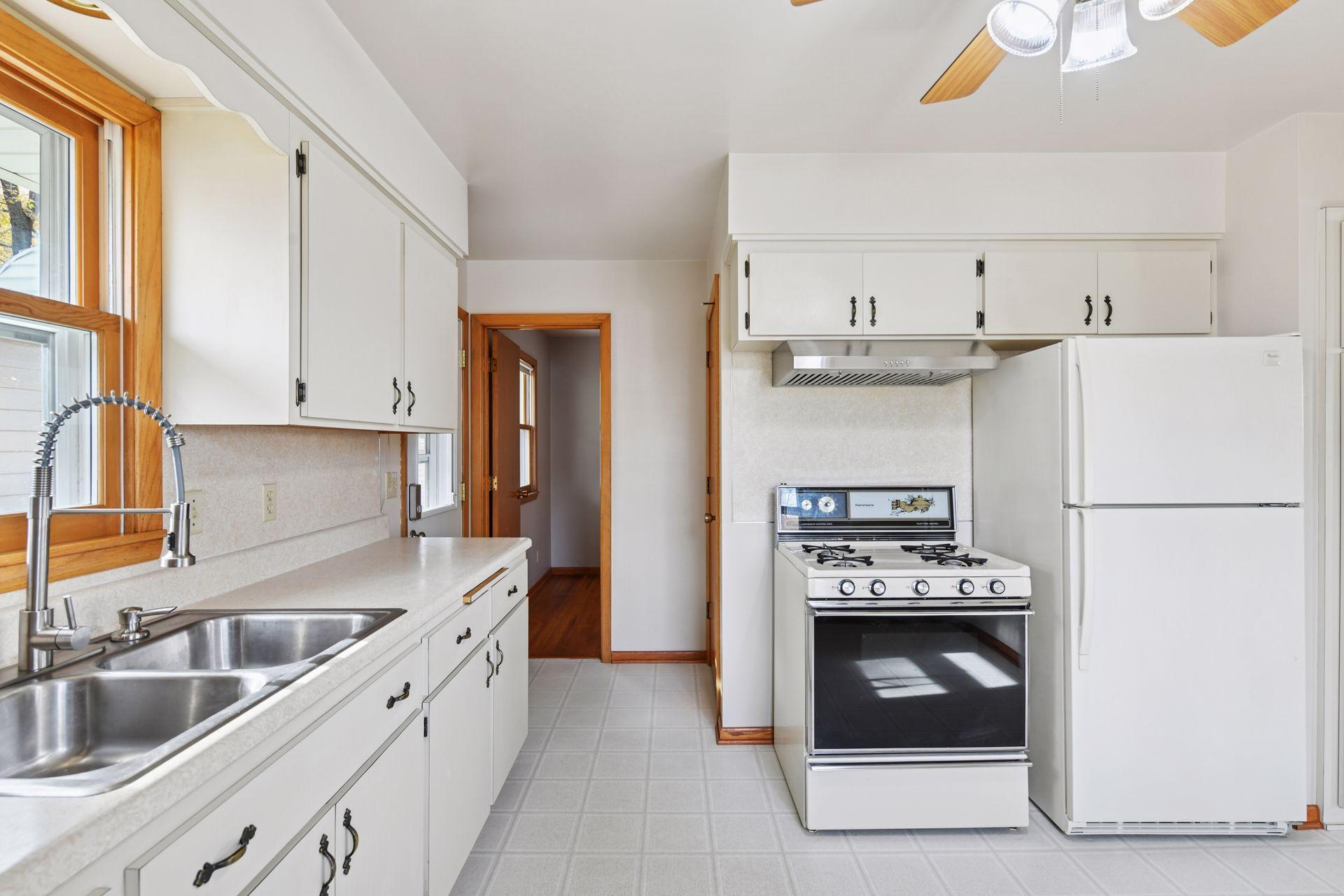 4206 Northeast 2nd Street Columbia Heights, MN 55421 - Photo 23 of 54