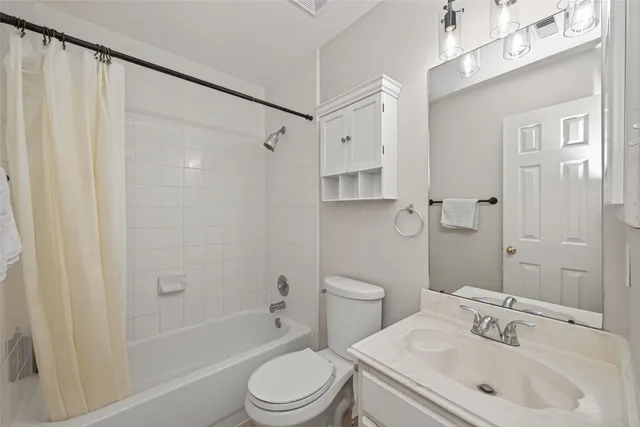 $2,100 | 21484 Palace Pines Drive, Kingwood, TX 77339