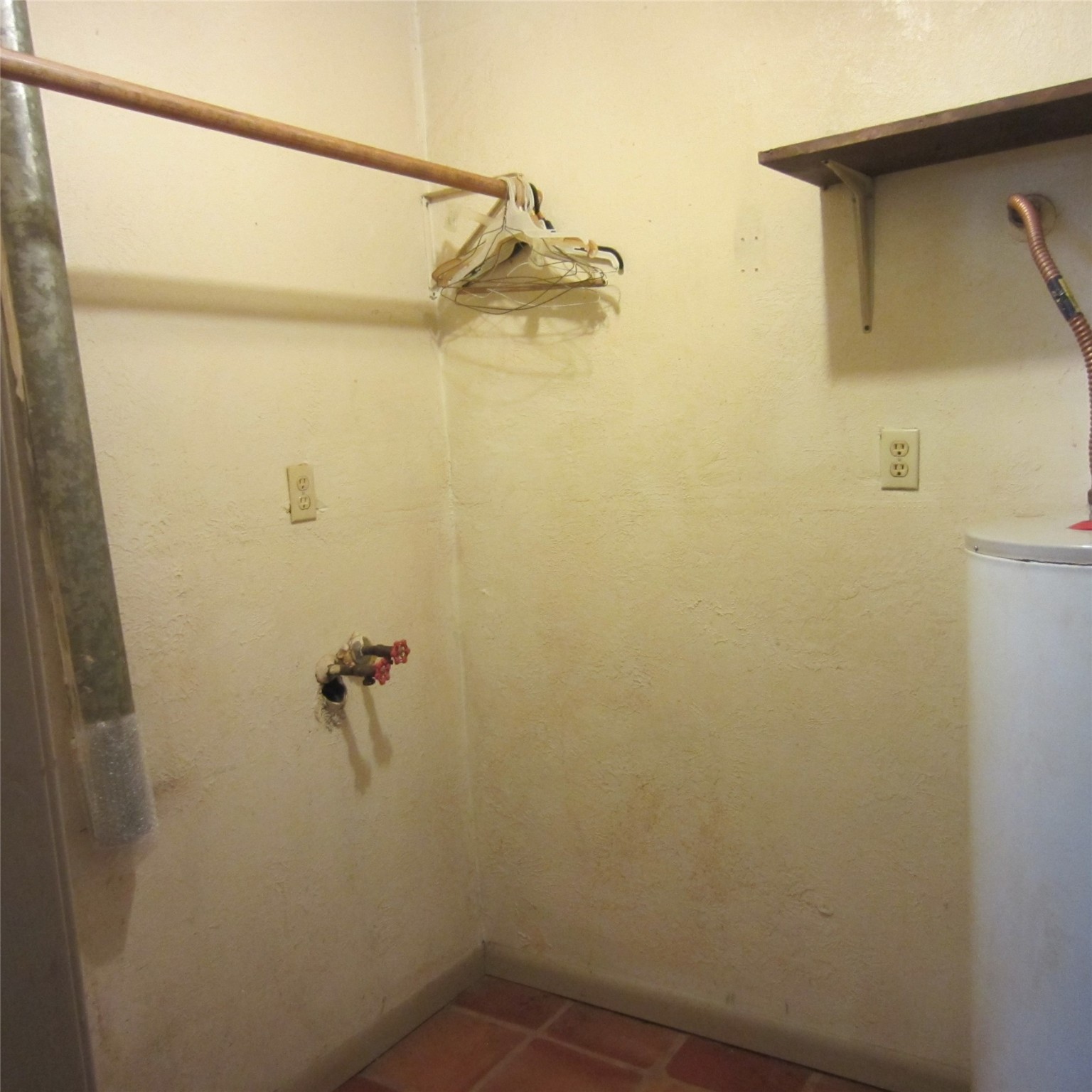 14758 Lucas Drive Splendora, TX 77372 - Photo 16 of 36 a bathroom with a shower