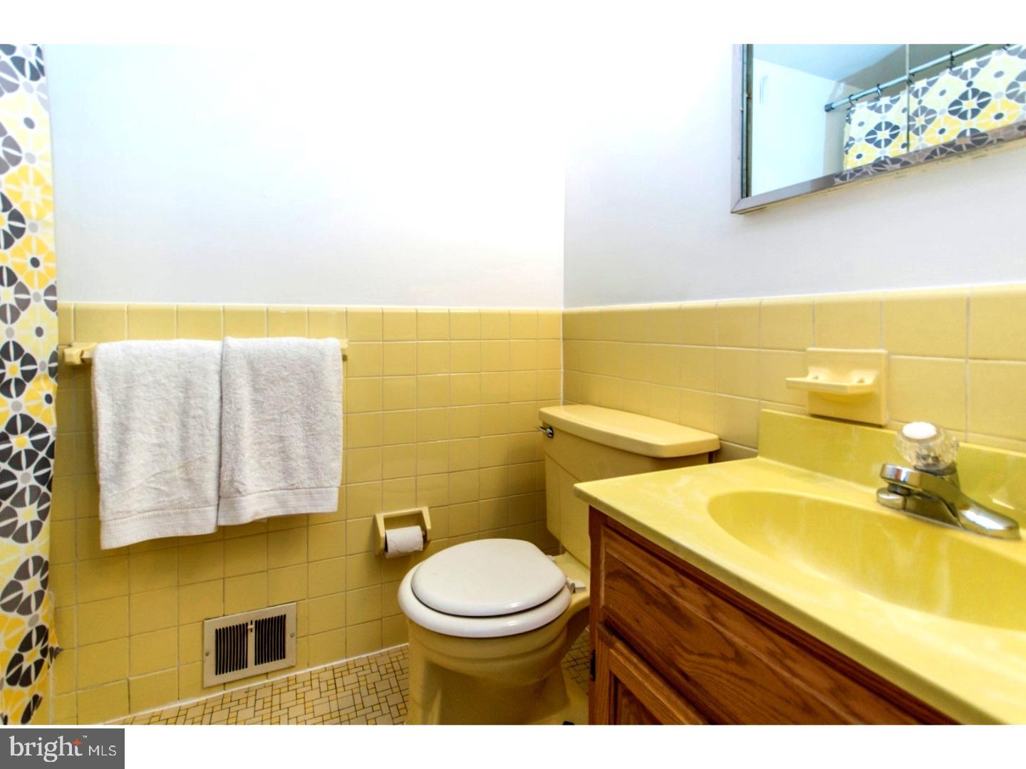 3926 Shelley Road Huntingdon Valley, PA 19006 - Photo 19 of 25 Bathroom