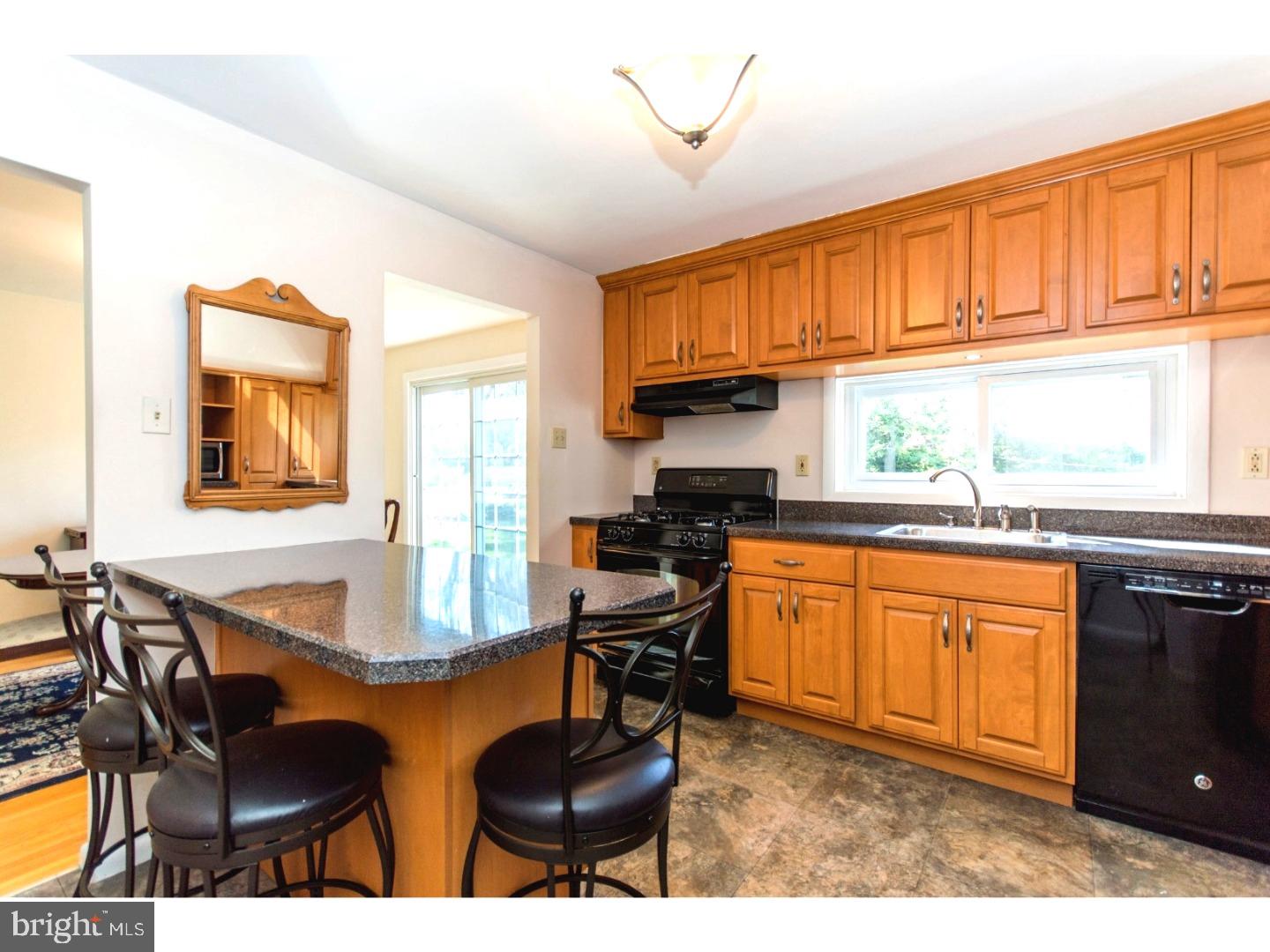 3926 Shelley Road Huntingdon Valley, PA 19006 - Photo 7 of 25 Kitchen