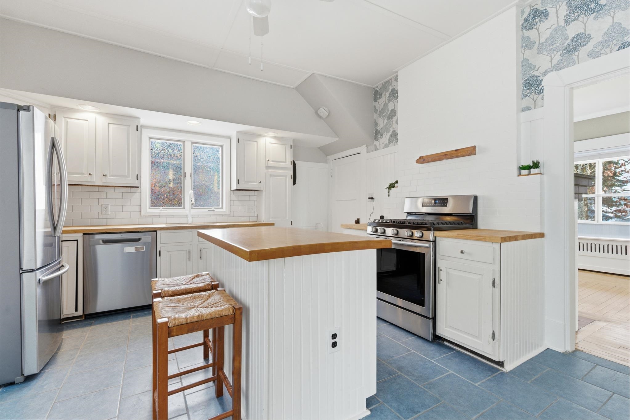 30 Ray Street Manchester, NH 03104 - Photo 14 of 43