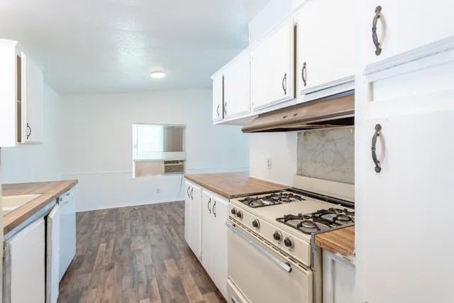 $59,900 | 19964 Riverside Avenue, Unit 65, Anderson, CA 96007