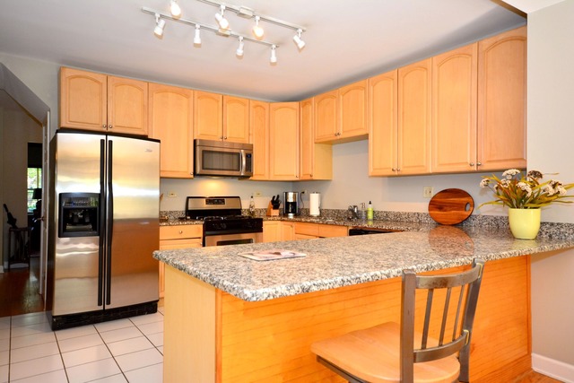 205 North Delaplaine Road Riverside, IL 60546 - Photo 7 of 25