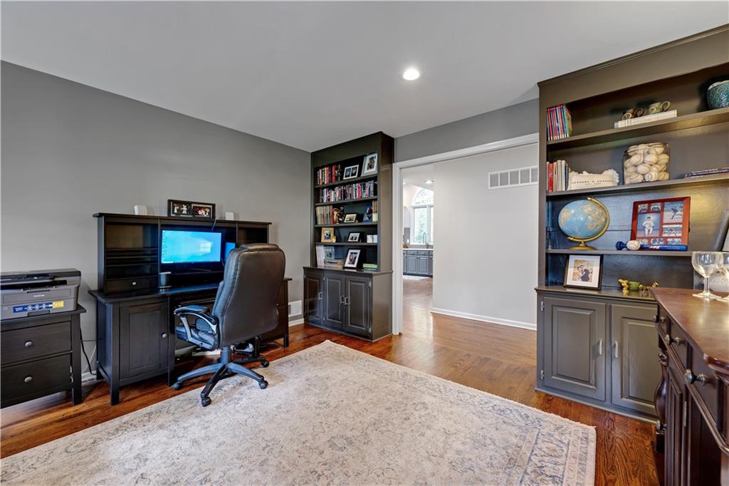 7900 Sagamore Road Leawood, KS 66206 - Photo 12 of 42 Gallery Image 12