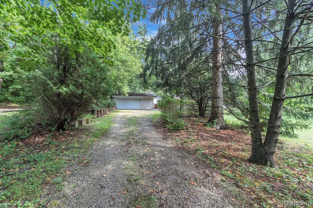 28366 Rollcrest Road Farmington Hills, MI 48334 - Photo 50 of 53