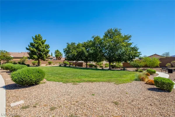 $2,300 | 1068 Crescent Falls Street, Henderson, NV 89011