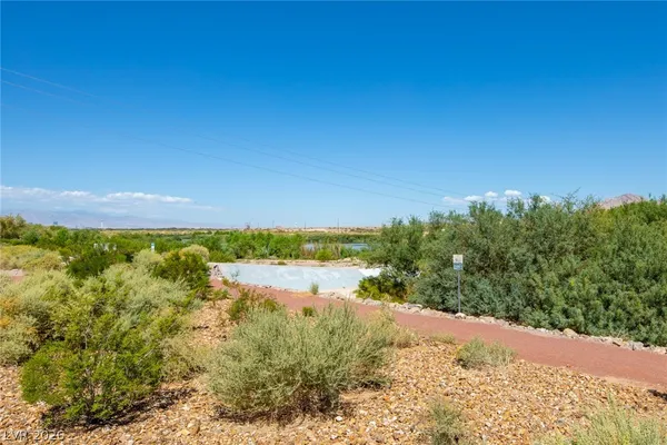 $2,300 | 1068 Crescent Falls Street, Henderson, NV 89011