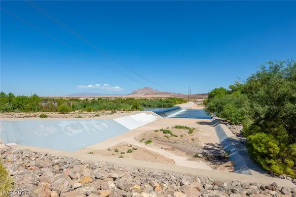 $2,300 | 1068 Crescent Falls Street, Henderson, NV 89011