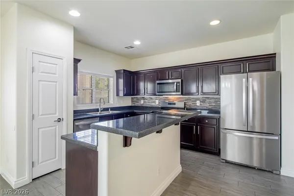 $2,300 | 1068 Crescent Falls Street, Henderson, NV 89011