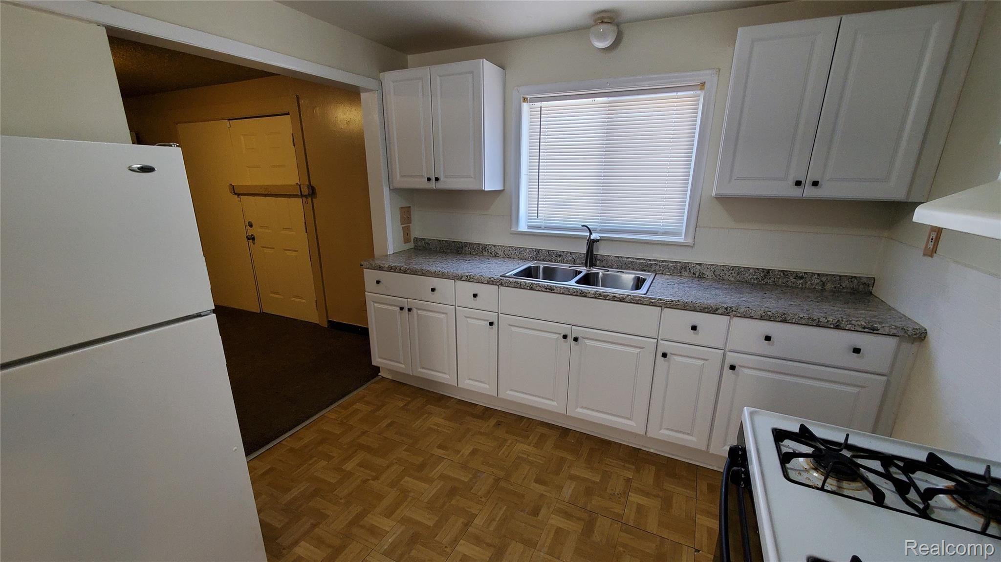 1419 Middlebelt Road Inkster, MI 48141 - Photo 5 of 16 20210203_141518.jpg