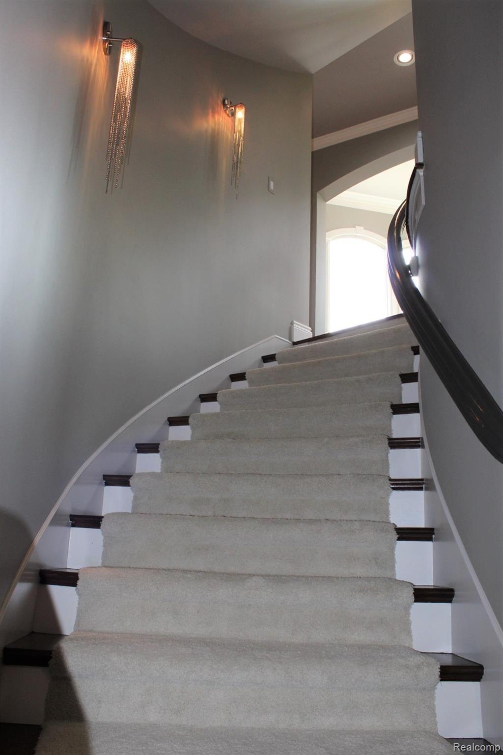 4588 Oakhurst Ridge Road Clarkston, MI 48348 - Photo 49 of 76 Stairway to lower level.JPG