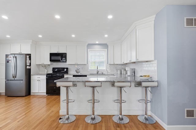 105 Lawrence Street Fall River, MA 02721 - Photo 3 of 27
