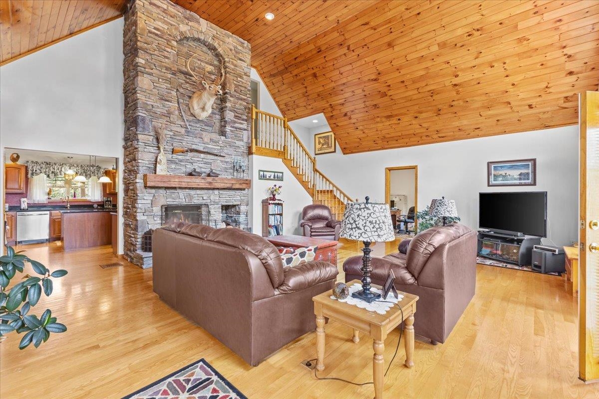 465 Tanner Road Cambridge, VT 05464 - Photo 3 of 40 Gallery Image 3