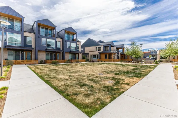 $889,000 | 6984 East 1st Avenue, Denver, CO 80230