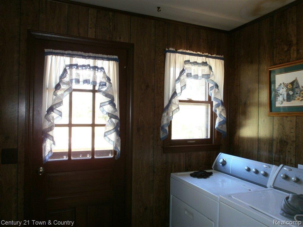 13880 Rattalee Lake Road Davisburg, MI 48350 - Photo 16 of 25 1st fl Laundry
