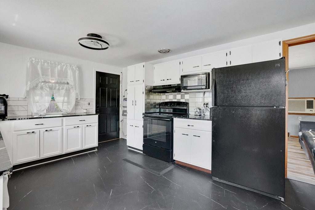 135 Bulat Drive Springfield, MA 01129 - Photo 10 of 42