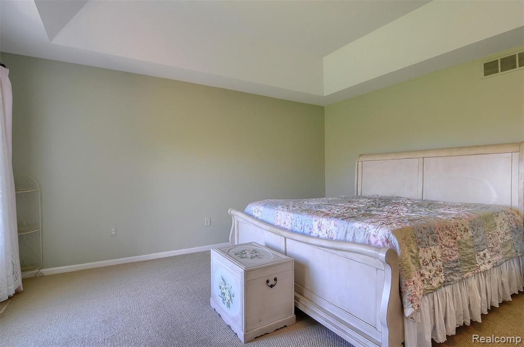 4049 Oak Tree Circle Rochester, MI 48306 - Photo 21 of 38