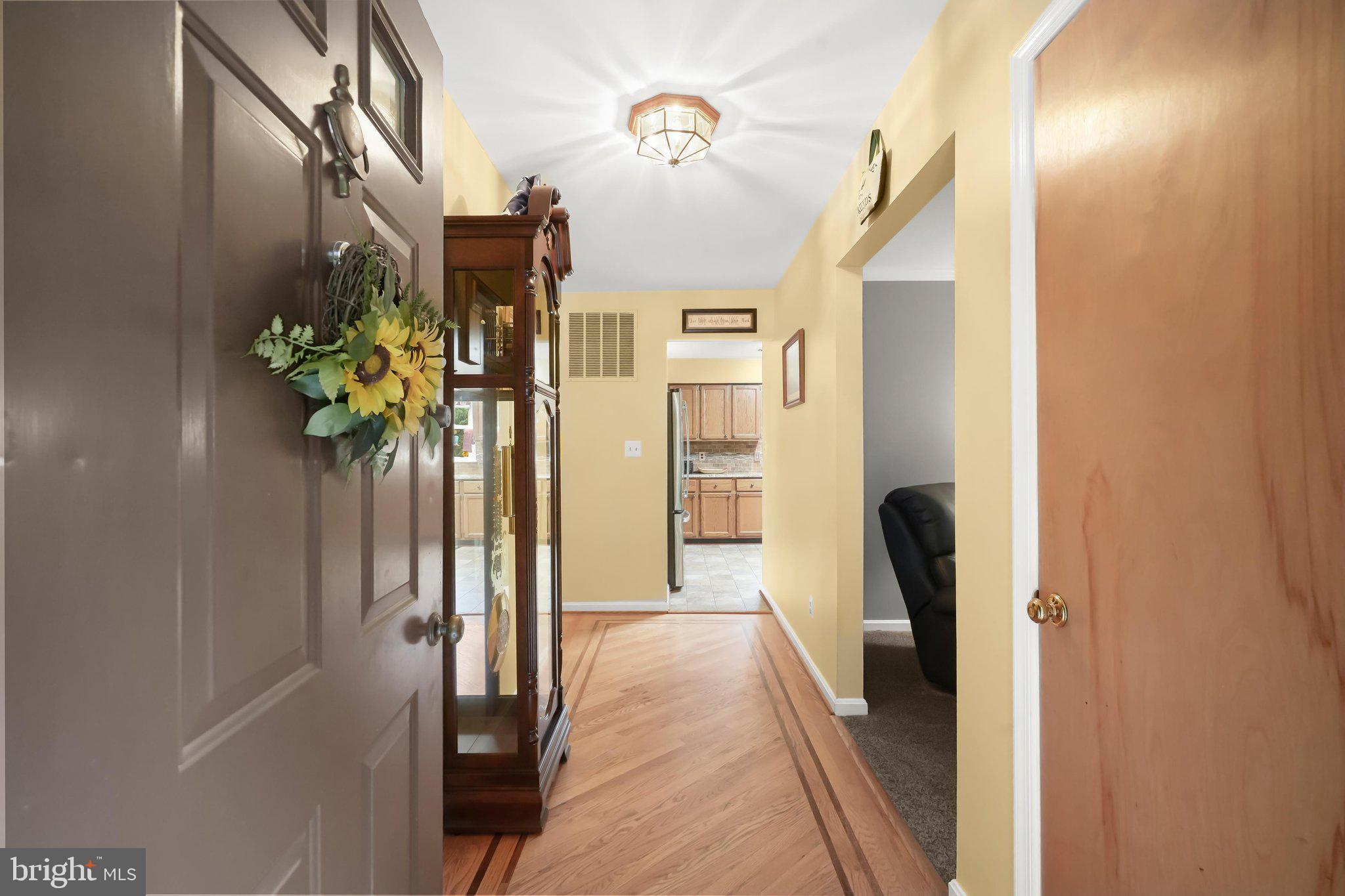 7079 Riley Road Warrenton, VA 20187 - Photo 9 of 97 Foyer
