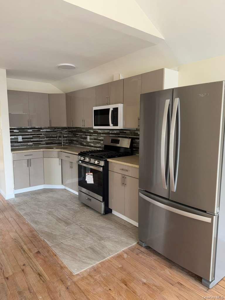 14547 224th Street Queens, NY 11413 - Photo 5 of 10