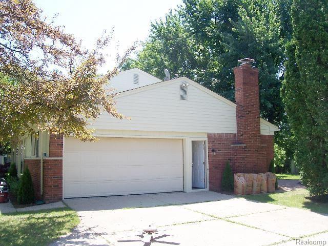 116 Gunder Drive Rochester, MI 48309 - Photo 3 of 13 Gunder #3 garage