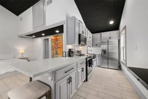 $1,325,000 | Undisclosed Address, Spicewood, TX 78669