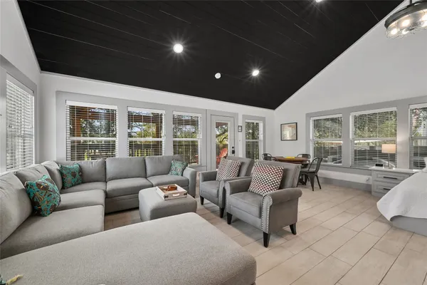 $1,325,000 | Undisclosed Address, Spicewood, TX 78669