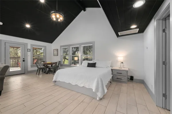 $1,325,000 | Undisclosed Address, Spicewood, TX 78669