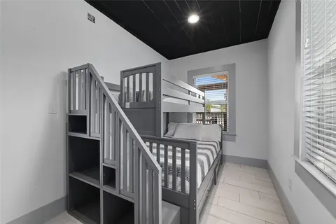 $1,325,000 | Undisclosed Address, Spicewood, TX 78669