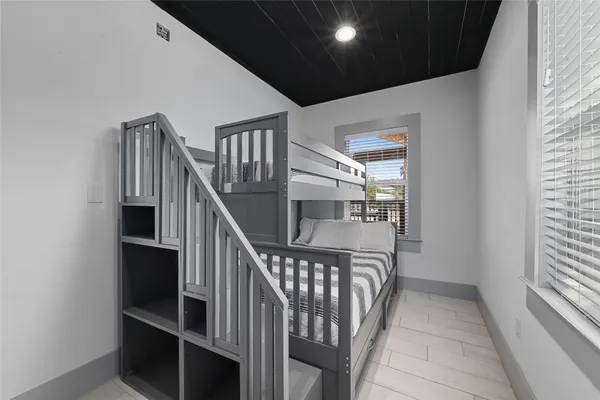 $1,325,000 | Undisclosed Address, Spicewood, TX 78669