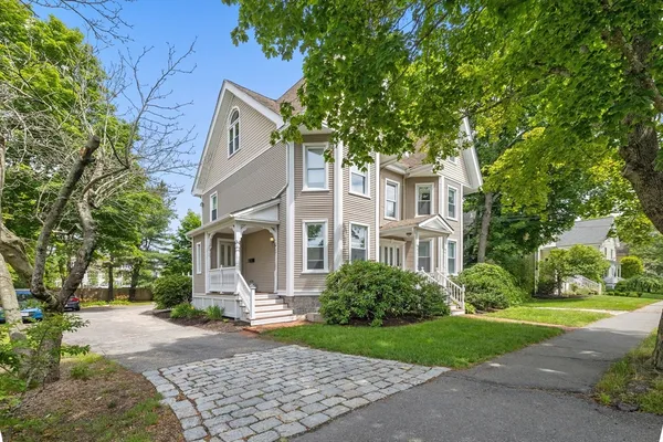 $3,400 | 40 Chestnut Street, Unit 1, Andover, MA 01810