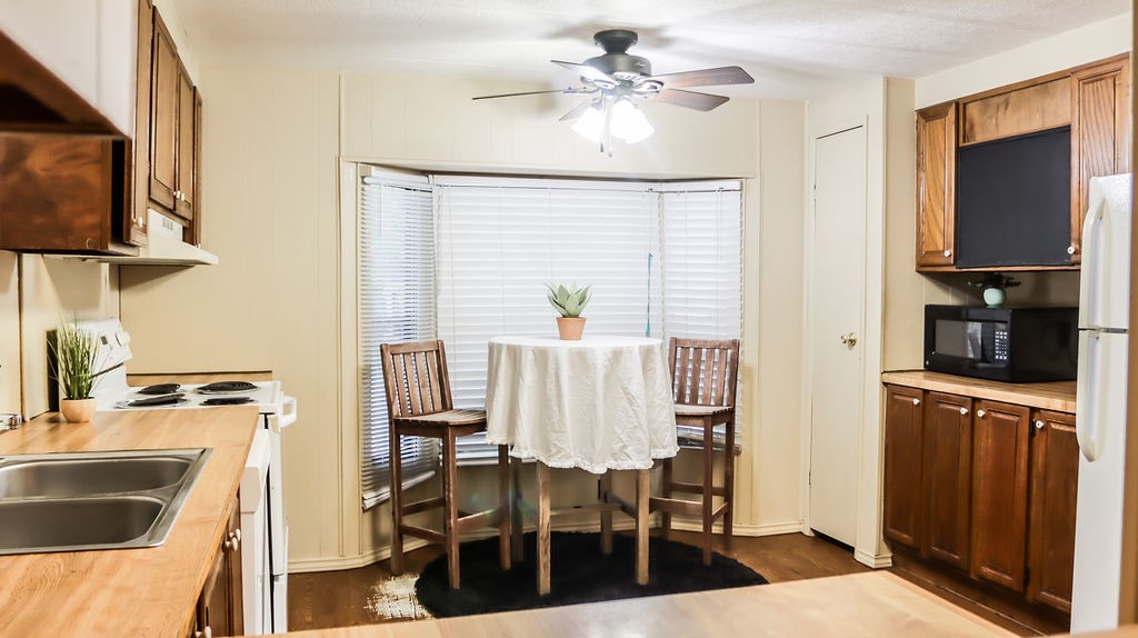 14351 West Ravine Run Willis, TX 77318 - Photo 3 of 21 Kitchen view from bar