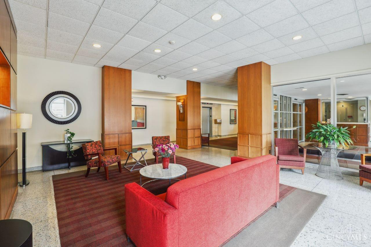 2324 Madison Road, Unit 204 Cincinnati, OH 45208 - Photo 9 of 34 View of the lobby.