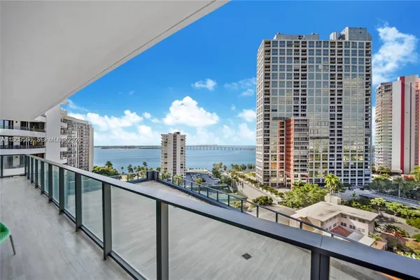 $7,950 | 1451 Brickell Avenue, Unit 1003, Miami, FL 33131