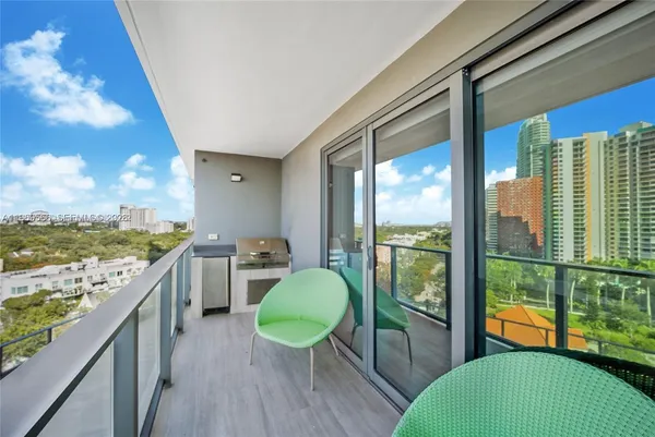 $7,950 | 1451 Brickell Avenue, Unit 1003, Miami, FL 33131
