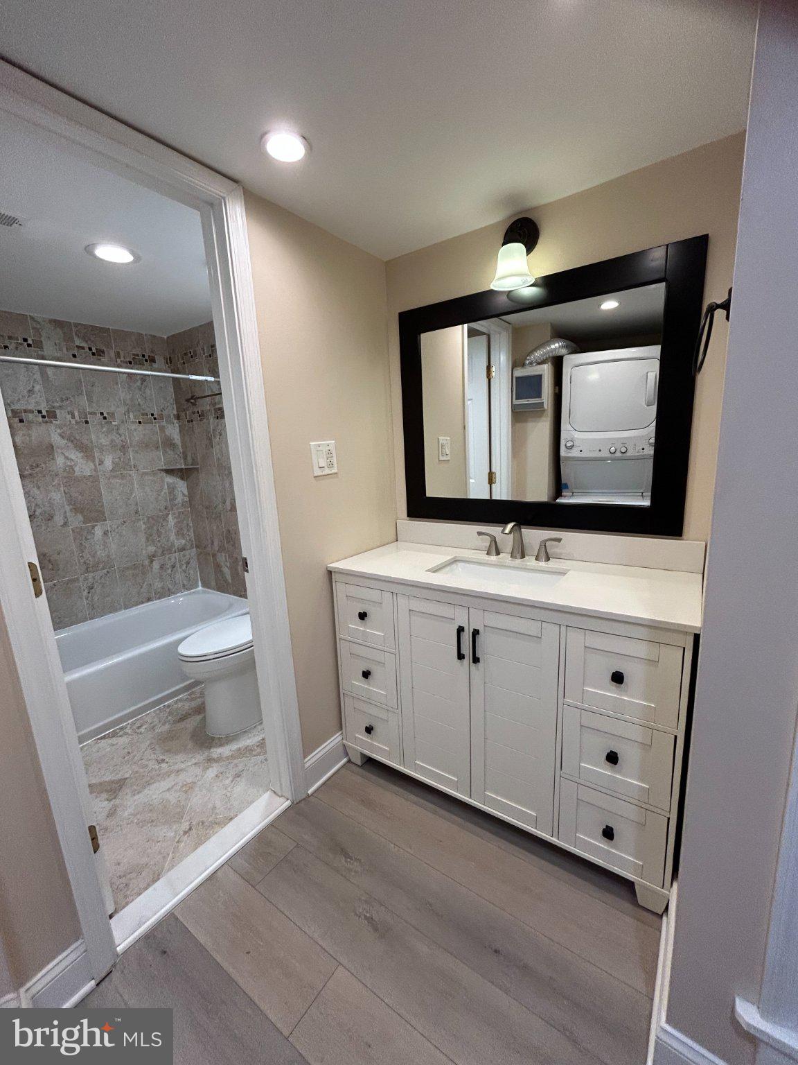 5802 Royal Ridge Drive, Unit B Springfield, VA 22152 - Photo 16 of 33 Remodeled Interior