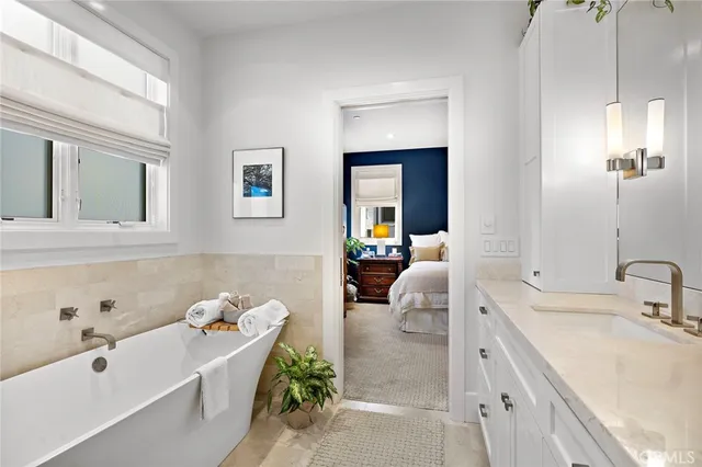 a view of entryway and hall