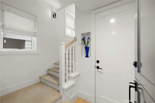 $2,350,000 | 711 1/2 Marigold Avenue, Corona del Mar, CA 92625