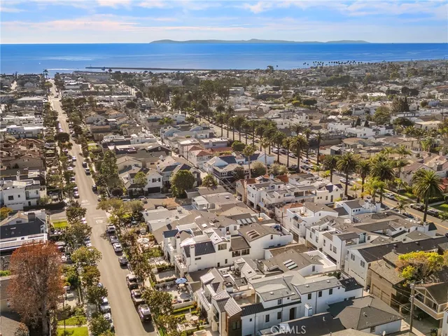 $2,350,000 | 711 1/2 Marigold Avenue, Corona del Mar, CA 92625