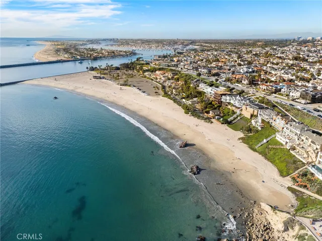 $2,350,000 | 711 1/2 Marigold Avenue, Corona del Mar, CA 92625